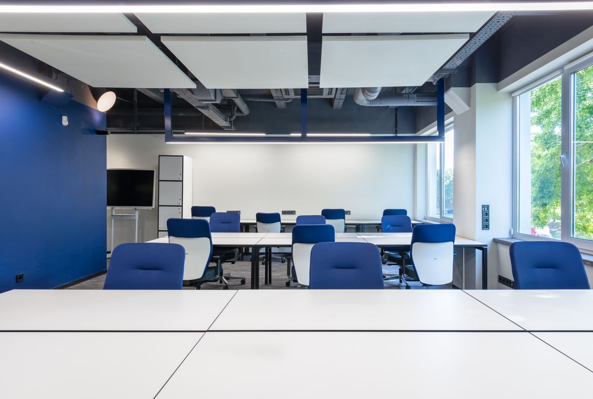 Renovar un coworking: separar los muebles del operador y los de cada empresa usuaria